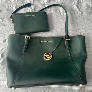 Michael Kors purse w/matching wallet